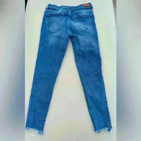 Zara Basic Z1975 Denim Skinny Jeans w/Pearl Enhancement on hem - Picture 2 of 11